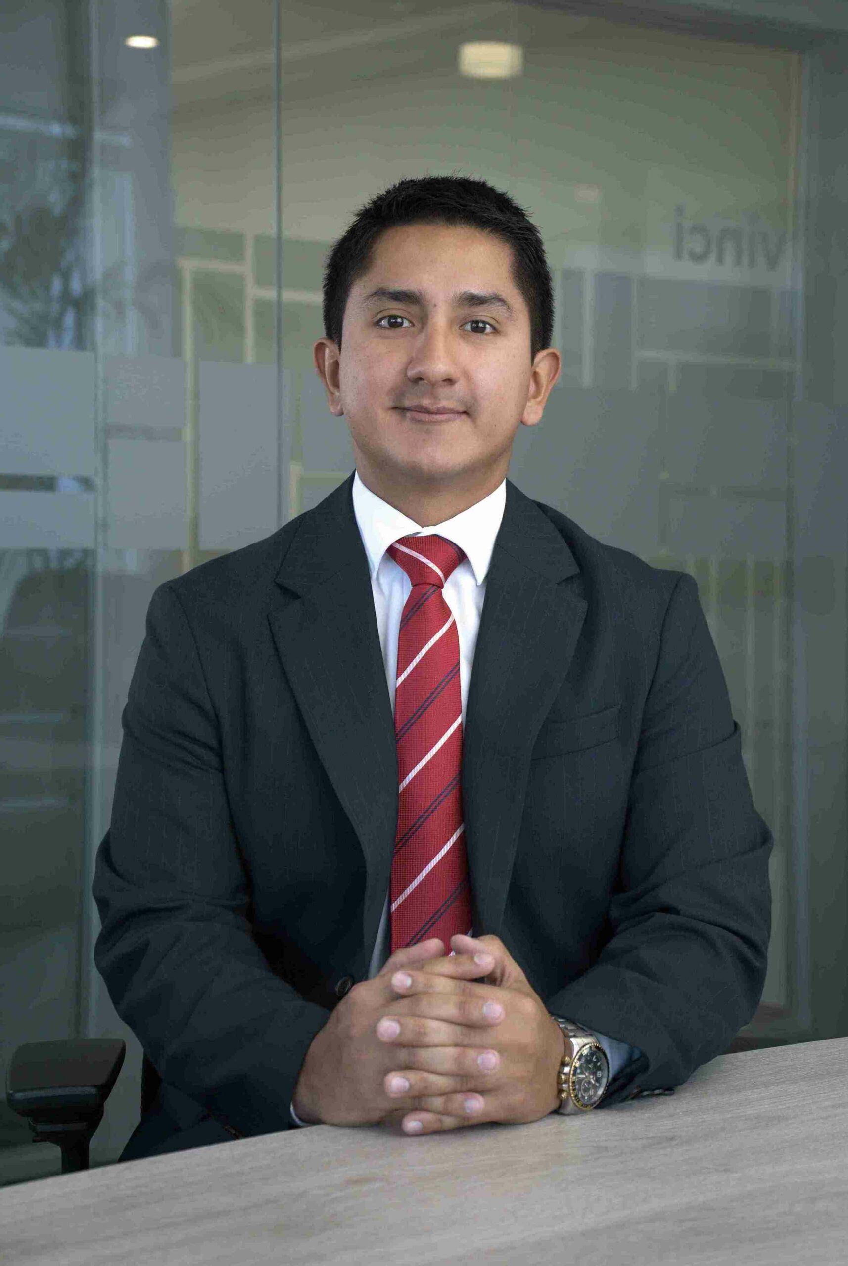 Víctor López